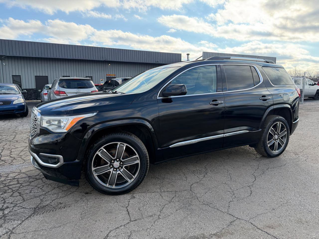 Used 2018 GMC Acadia Denali w/ Technology Package image 4