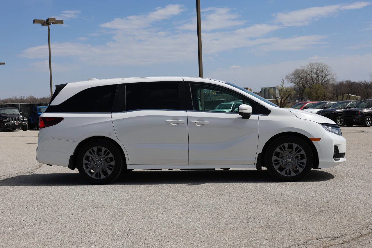 Used 2026 Honda Odyssey Touring image 7