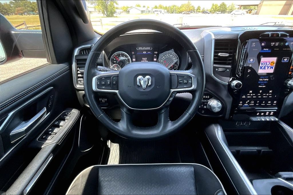 Used 2023 RAM 1500 Laramie AWD/4WD image 5