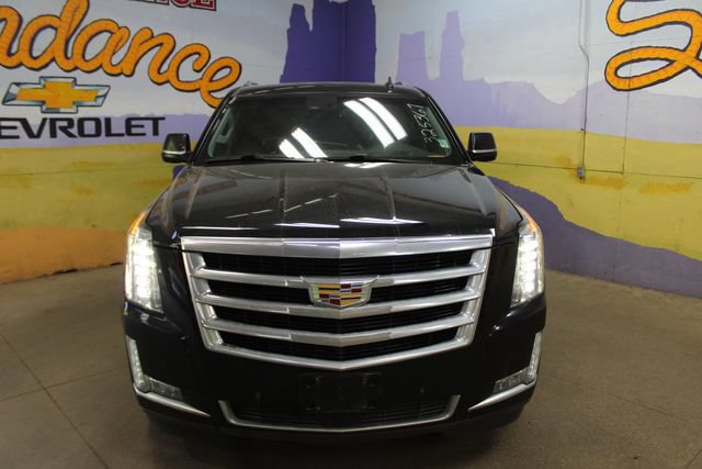 Used 2018 Cadillac Escalade Premium Luxury AWD/4WD image 3