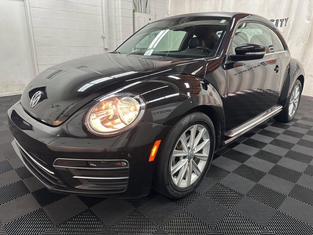Used 2019 Volkswagen Beetle 2.0T SE image 4