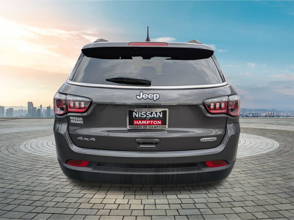 Used 2024 Jeep Compass Latitude image 6