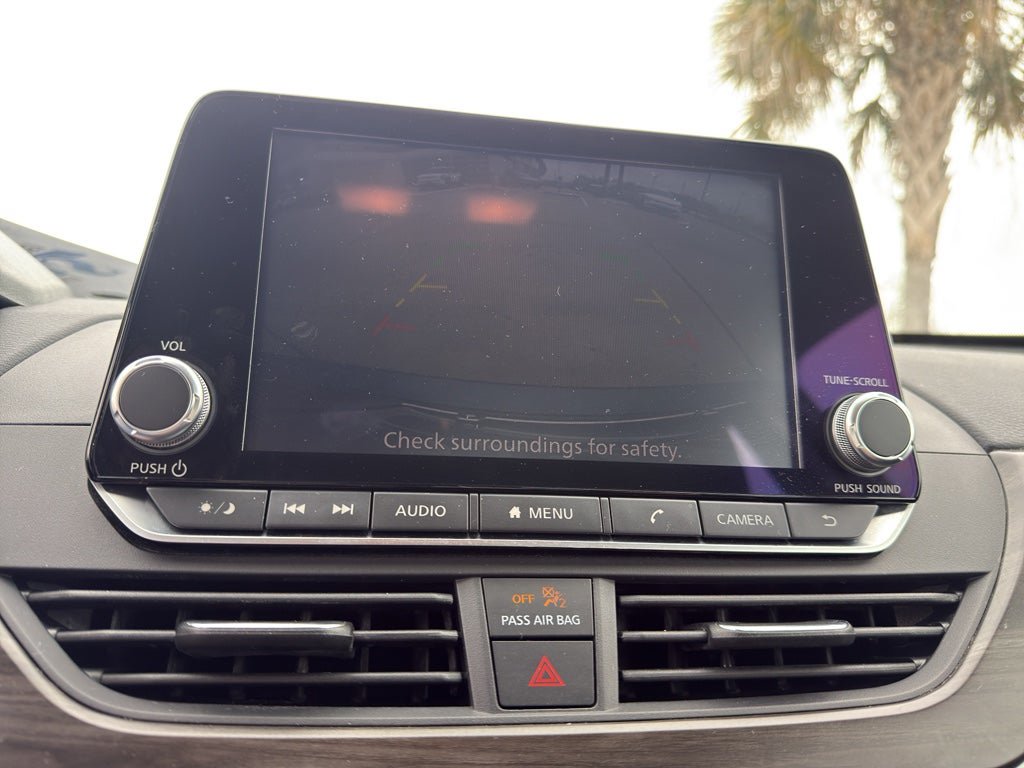 Used 2024 Nissan Altima 2.5 SV FWD image 18