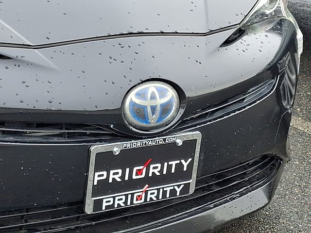 Used 2017 Toyota Prius Three Touring w/ Carpet Mat Package FWD image 10