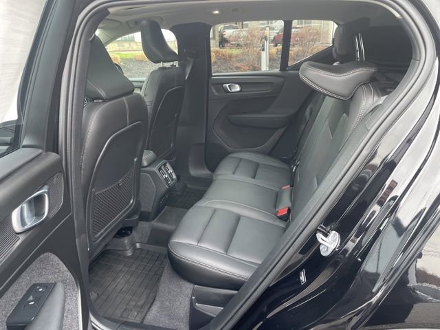 Certified 2024 Volvo XC40 B5 Plus w/ Protection Package Premier image 8