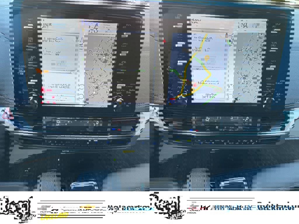 Used 2023 Toyota Sienna Limited image 23