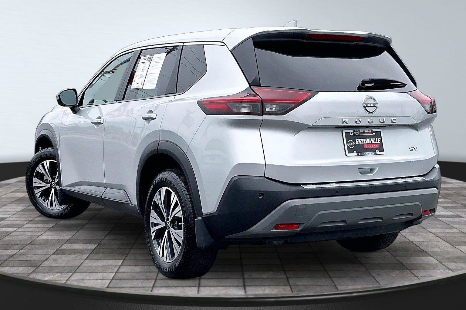 Certified 2022 Nissan Rogue SV FWD image 3