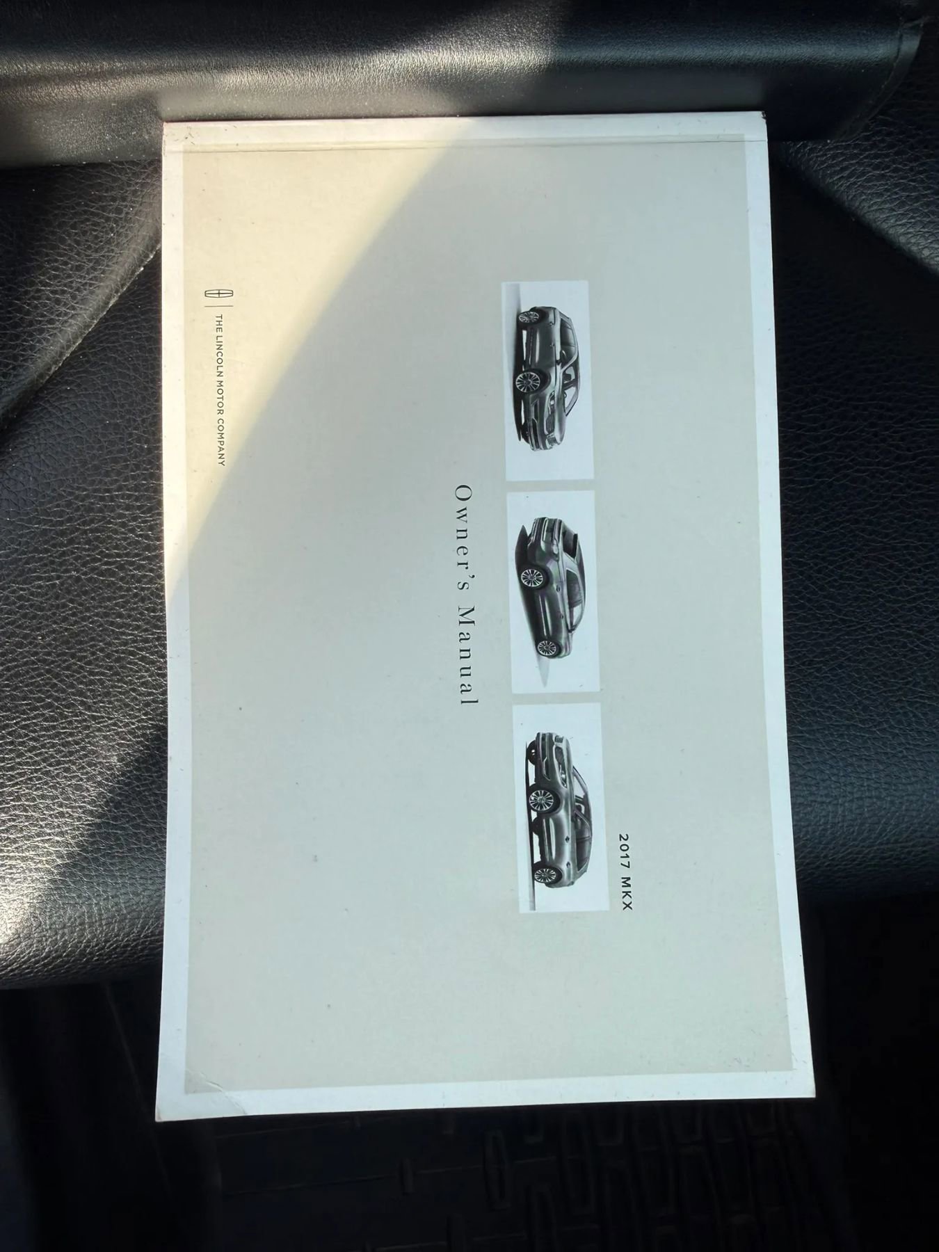 Used 2017 Lincoln MKX Premiere image 32