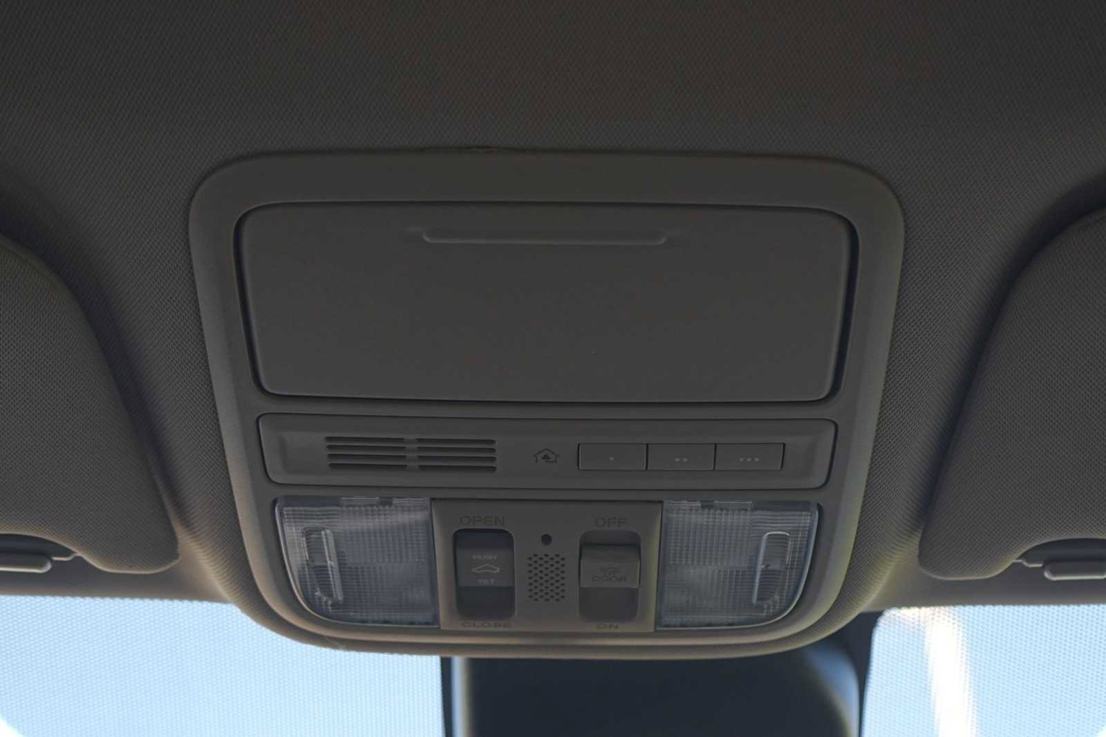 Used 2016 Honda Odyssey Touring image 23