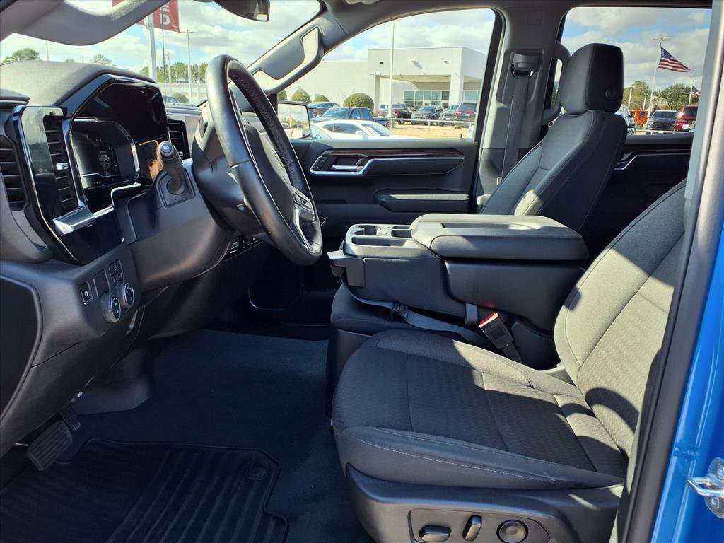 Used 2025 Chevrolet Silverado 1500 LT RWD image 8