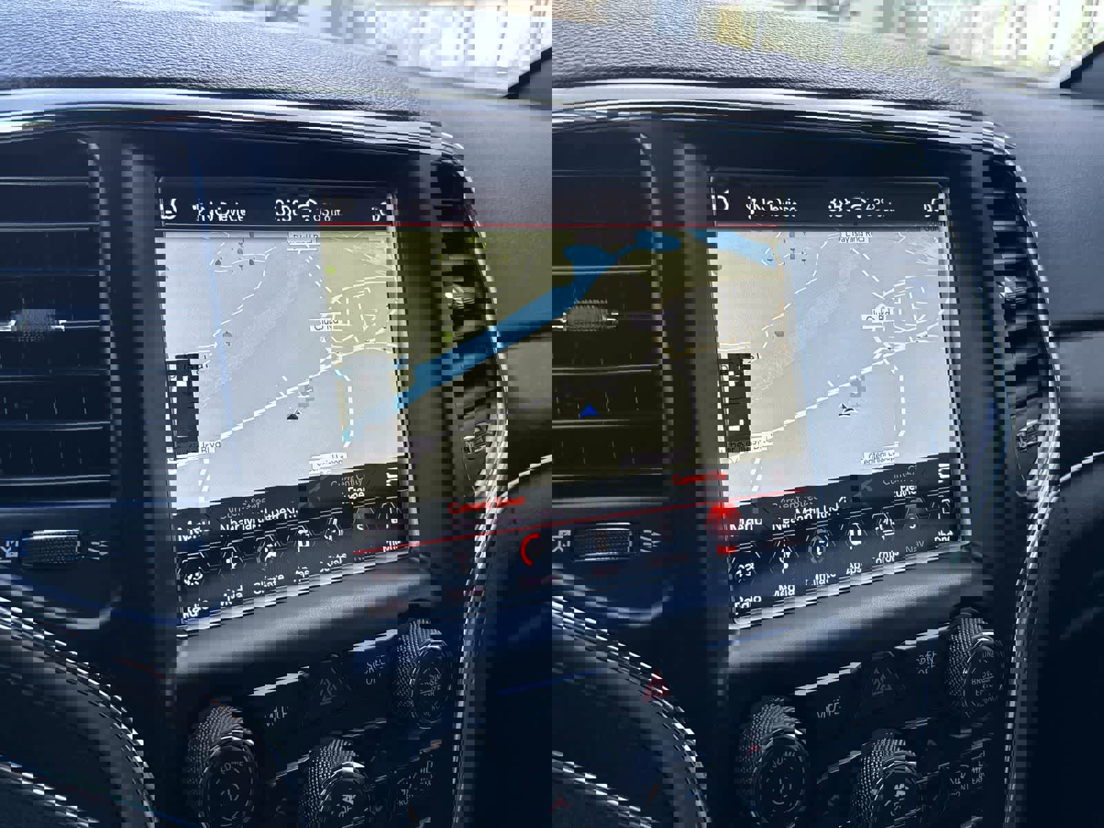 Used 2018 Jeep Grand Cherokee Limited w/ Trailer Tow Group IV image 23