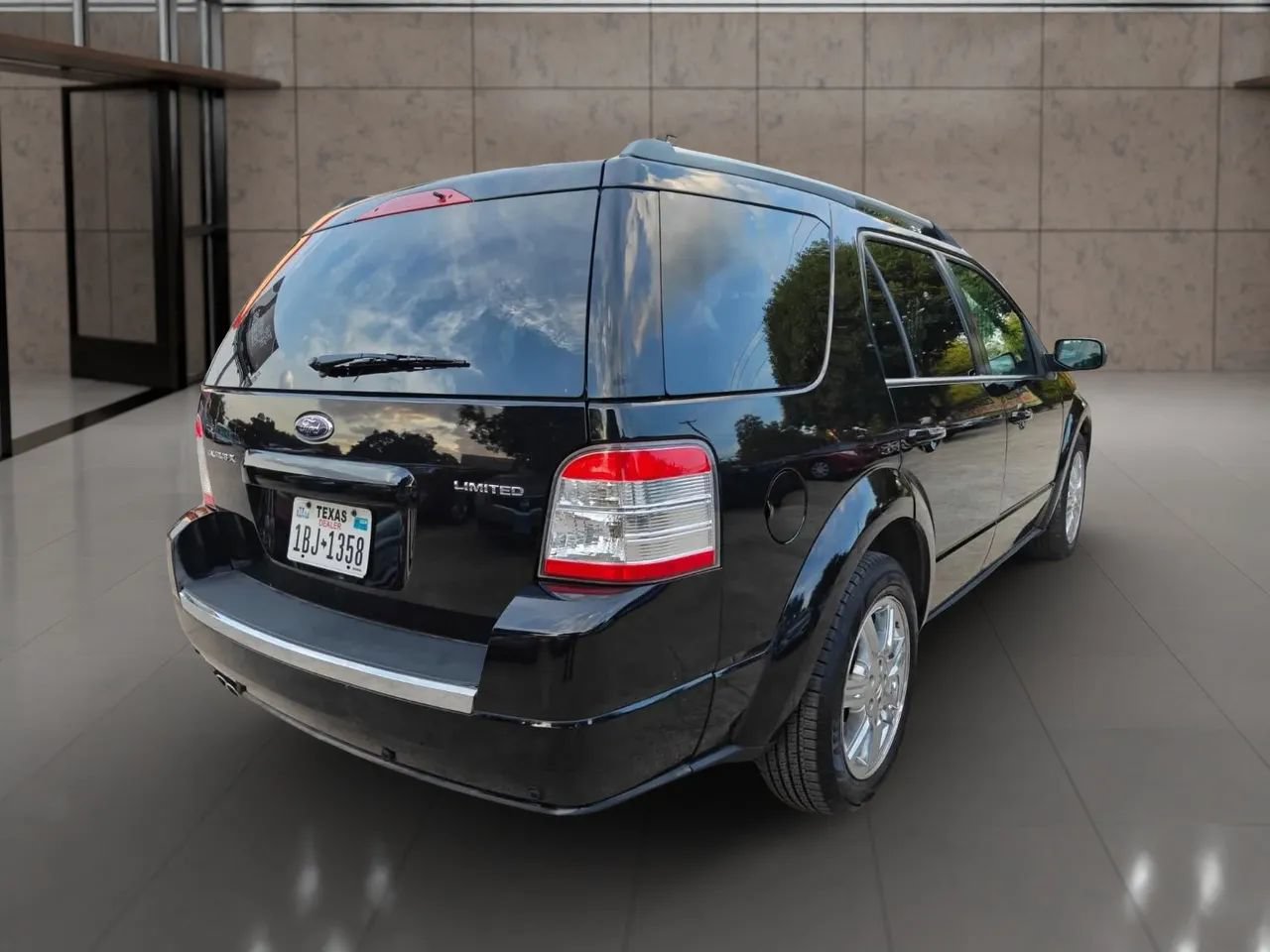 Used 2008 Ford Taurus X Limited FWD image 10