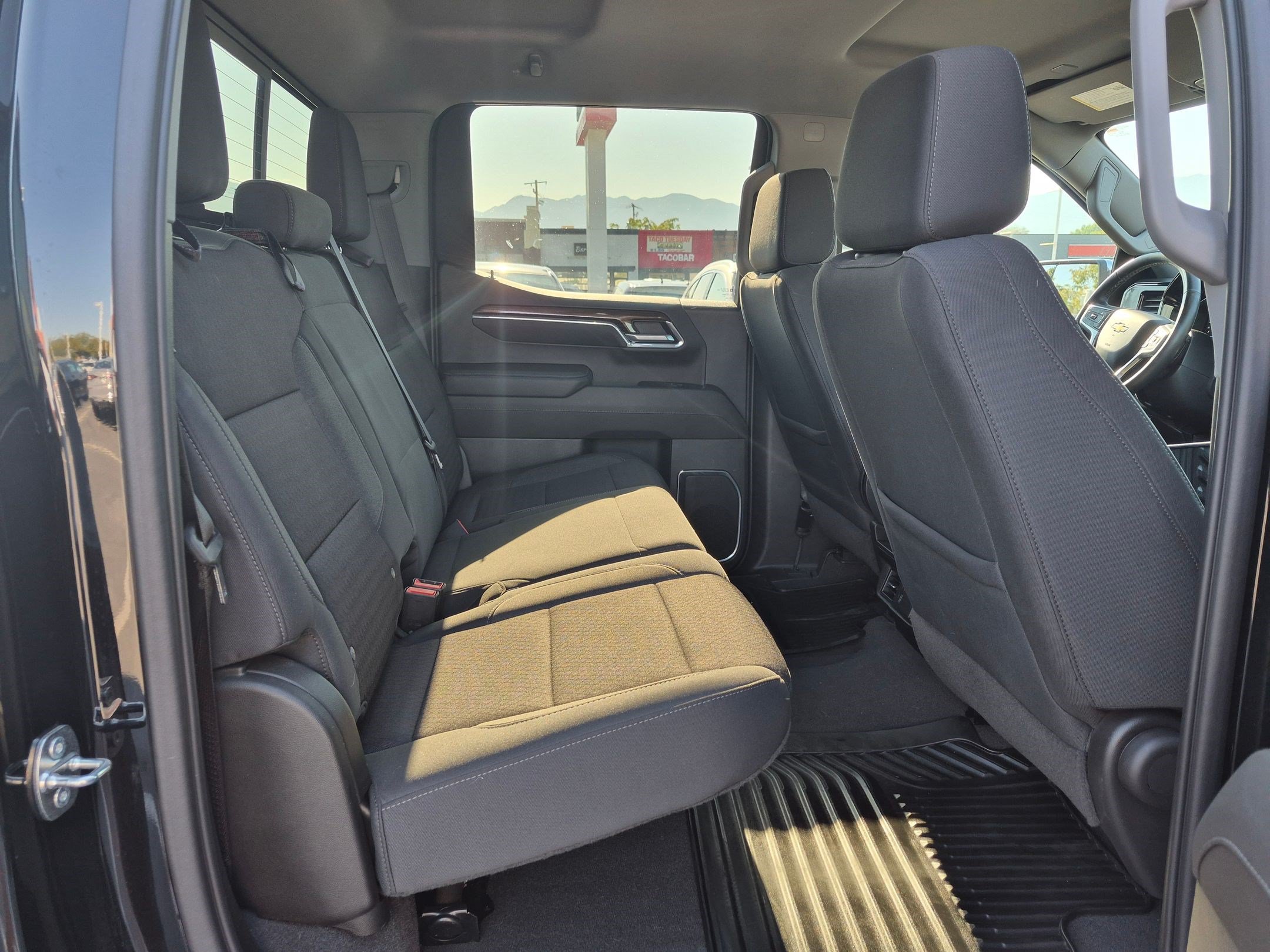 Used 2023 Chevrolet Silverado 1500 LT w/ Z71 Off-Road Package AWD/4WD image 31