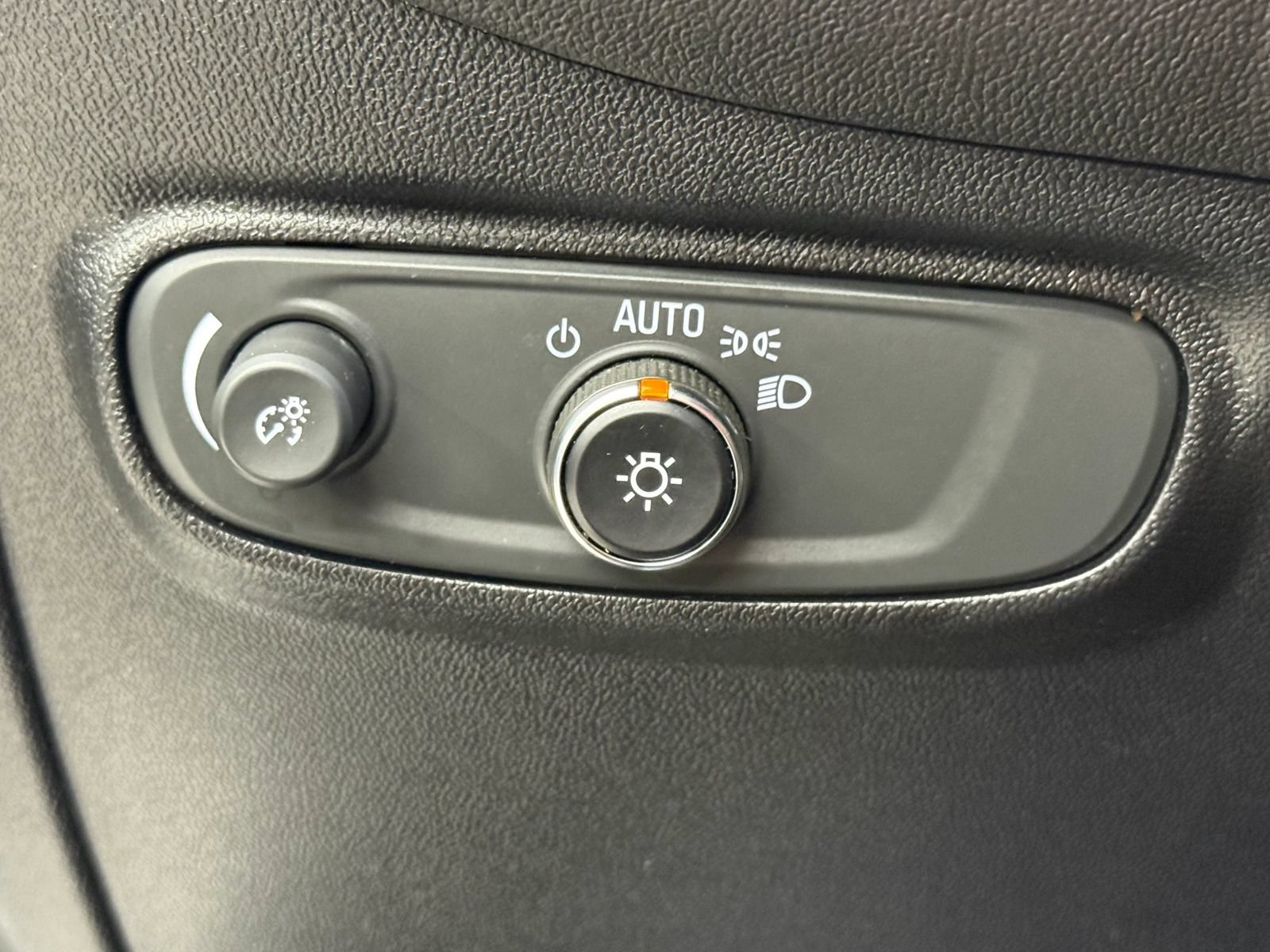 Used 2019 Chevrolet Equinox LT AWD/4WD image 27
