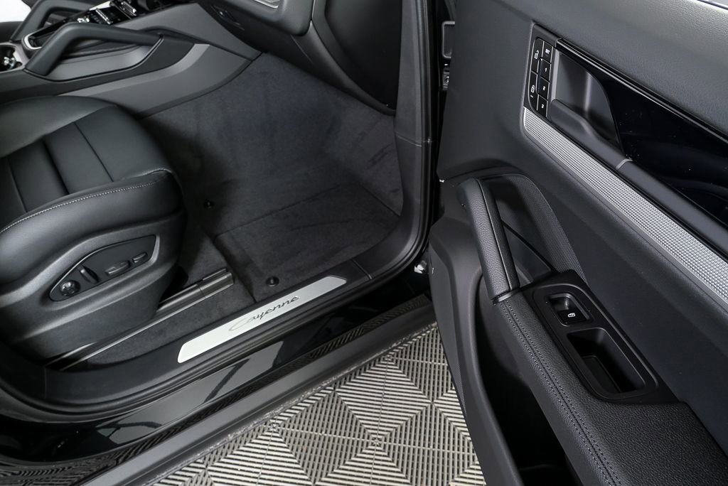 New 2026 Porsche Cayenne image 27