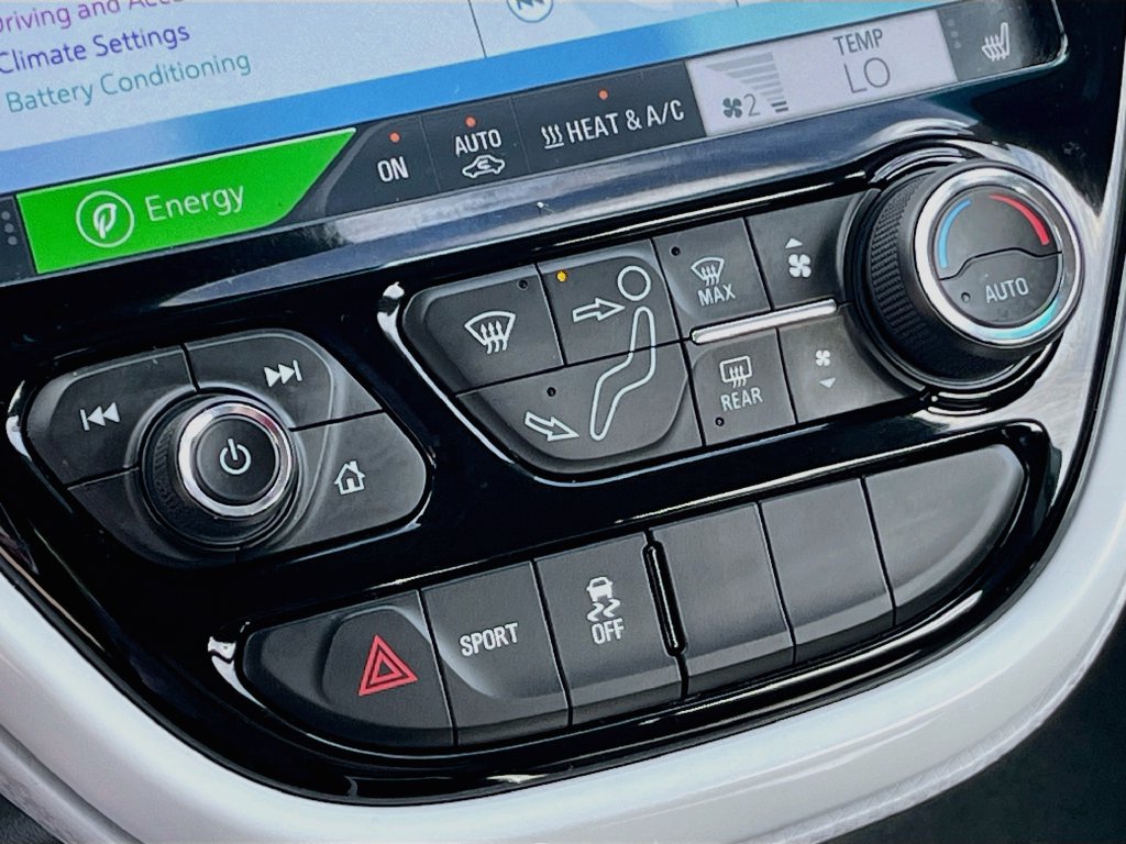 Used 2018 Chevrolet Bolt Premier w/ Driver Confidence II Package FWD image 16