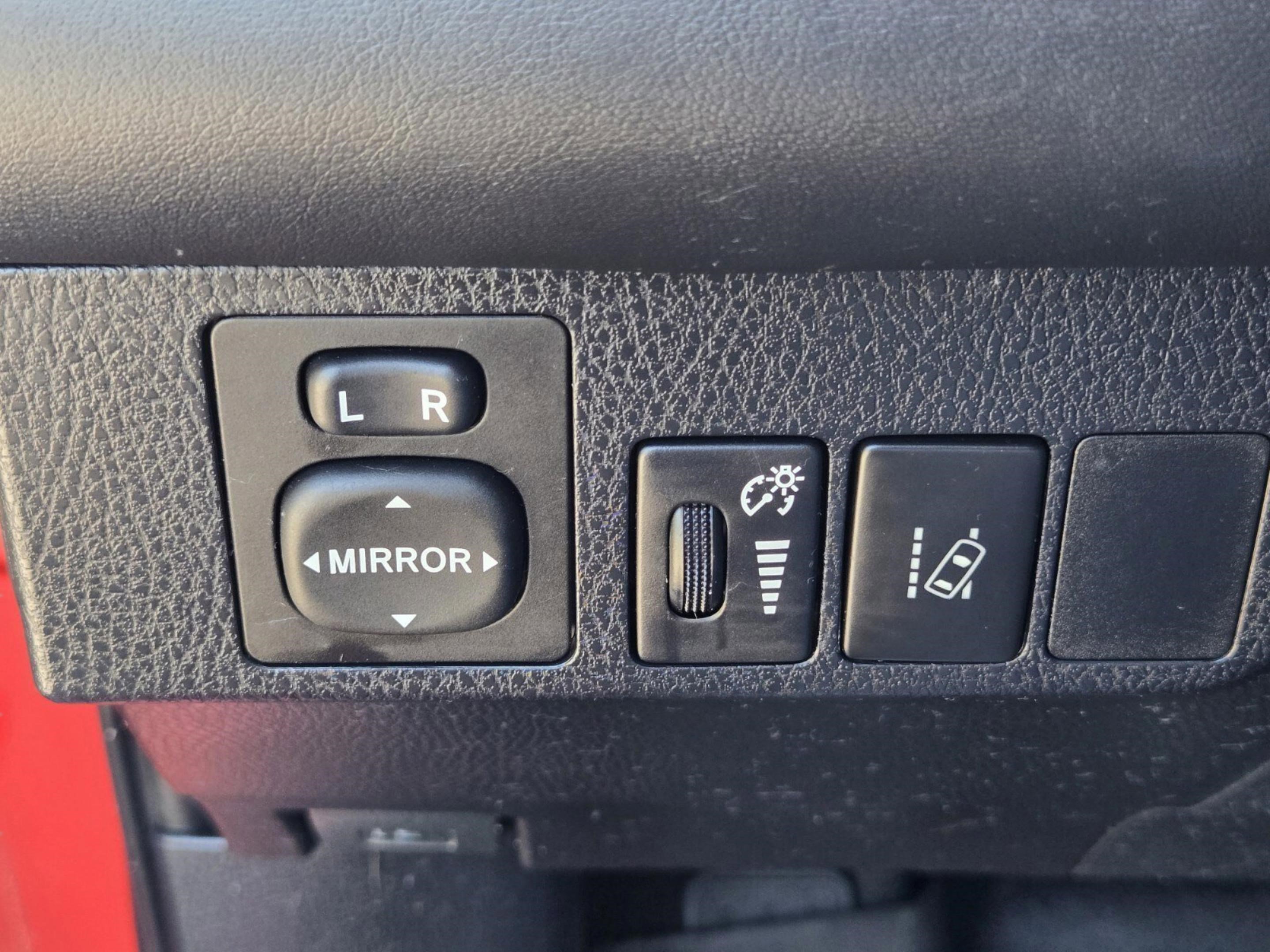 Used 2016 Toyota RAV4 Limited image 54