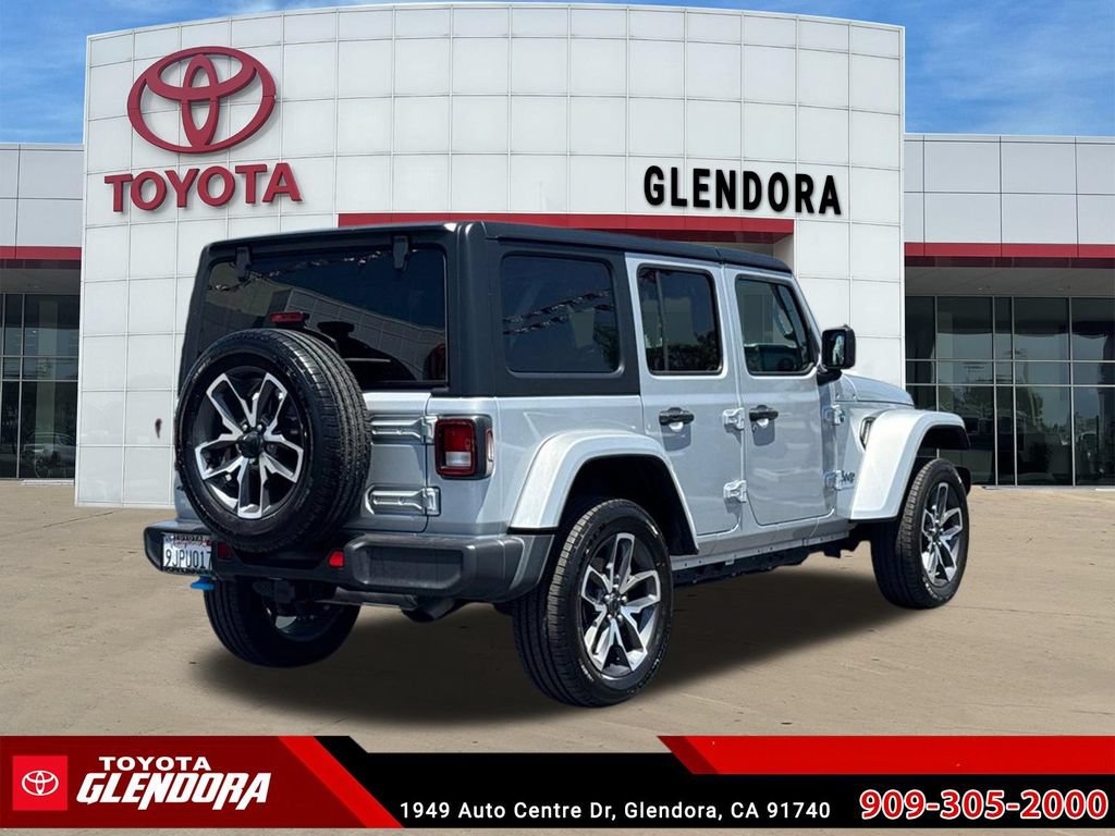 Used 2024 Jeep Wrangler Unlimited w/ Convenience Group AWD/4WD image 11