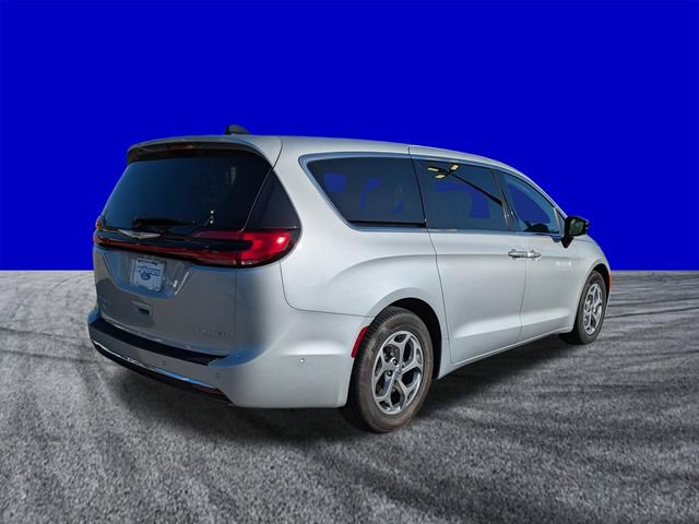 Used 2024 Chrysler Pacifica Limited image 4