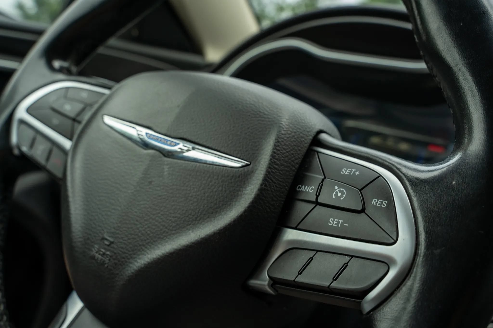 Used 2017 Chrysler 200 Limited Platinum FWD image 22