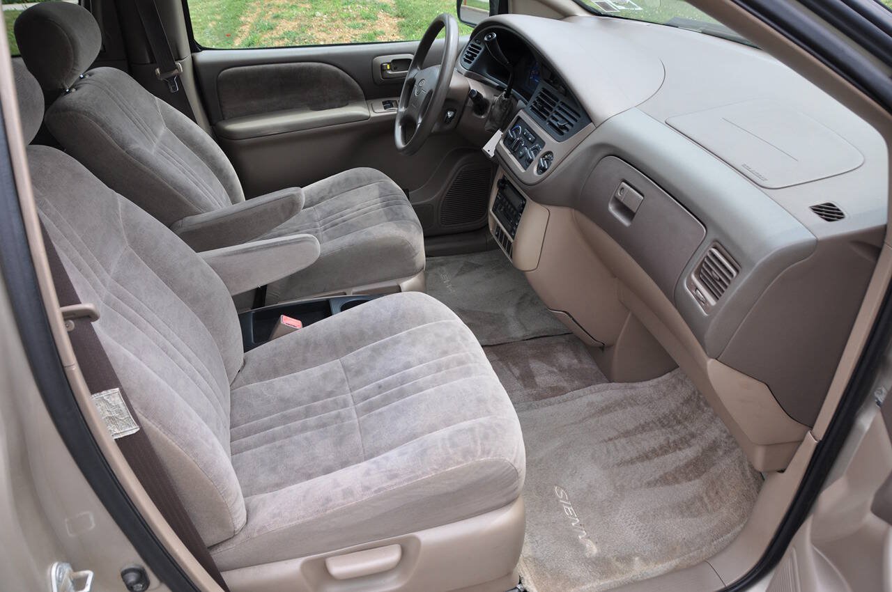 Used 2002 Toyota Sienna LE FWD image 26