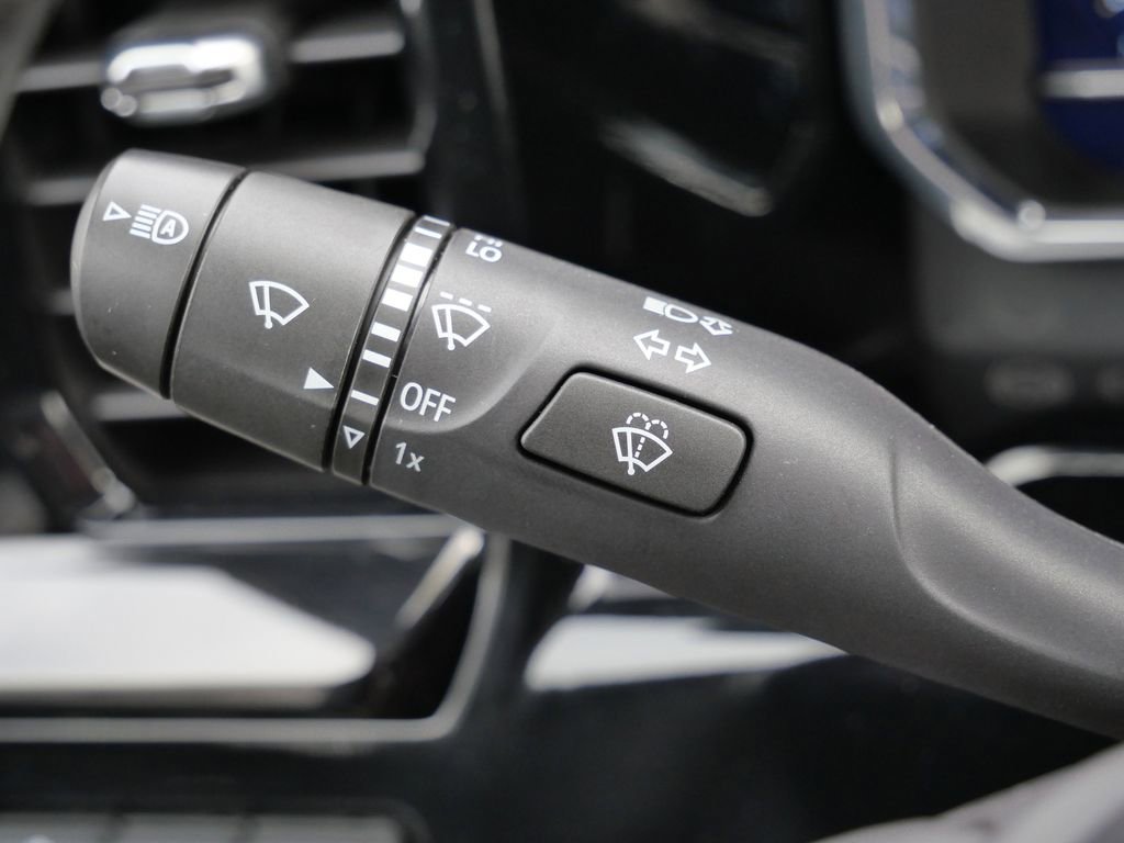 Used 2025 Chevrolet Silverado 2500 ZR2 w/ Technology Package image 47