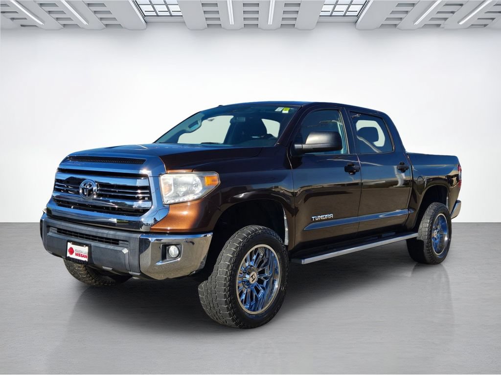 Used 2017 Toyota Tundra SR5 w/ TRD Off Road Package AWD/4WD image 8