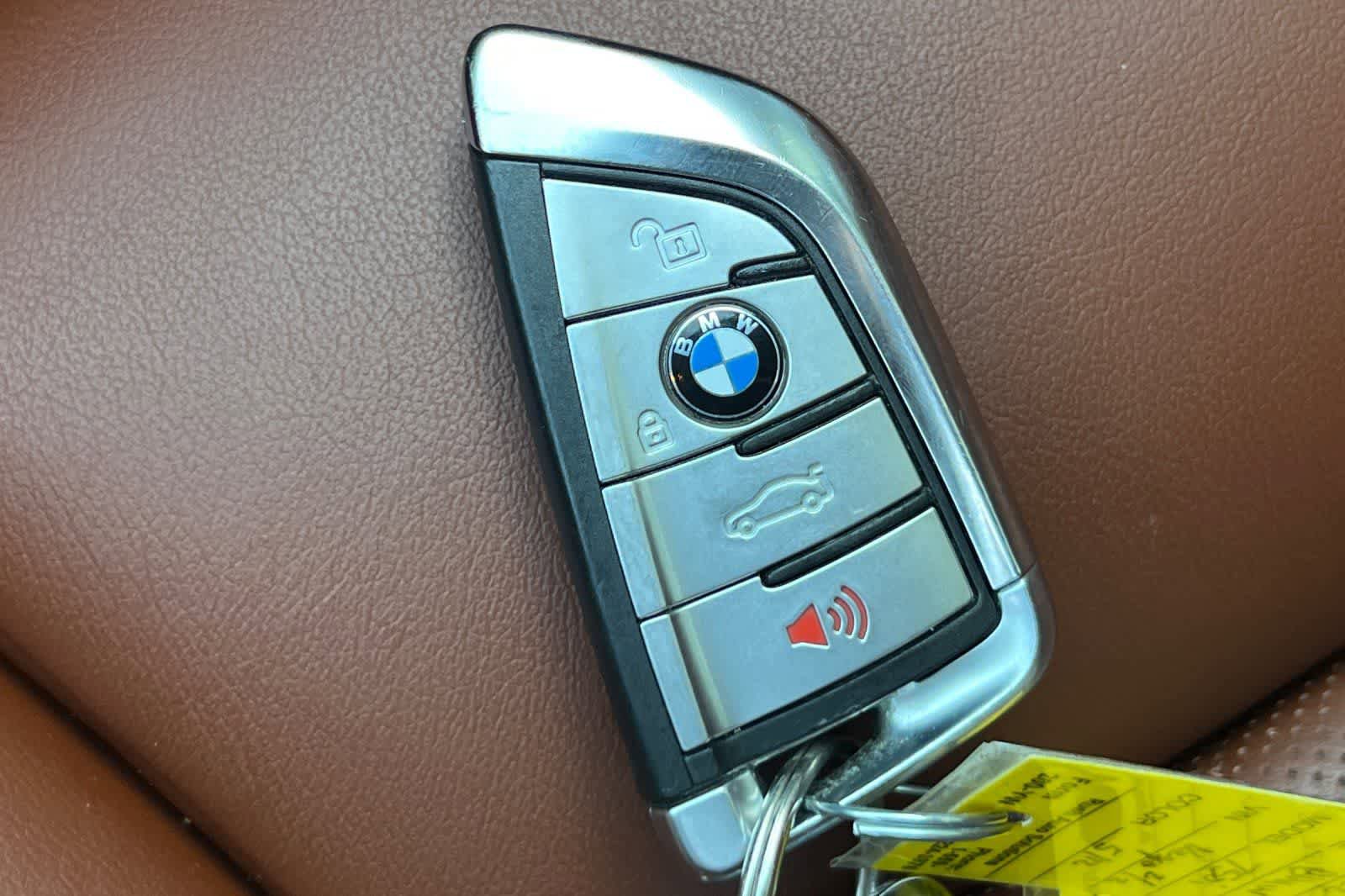 Used 2022 BMW 750i xDrive w/ Autobahn Package AWD/4WD image 28