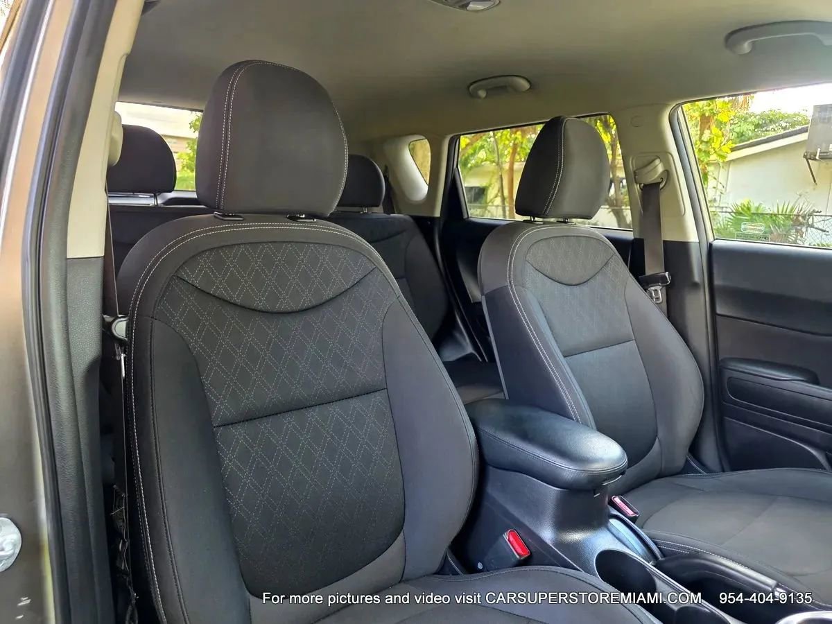 Used 2015 Kia Soul EV FWD image 33