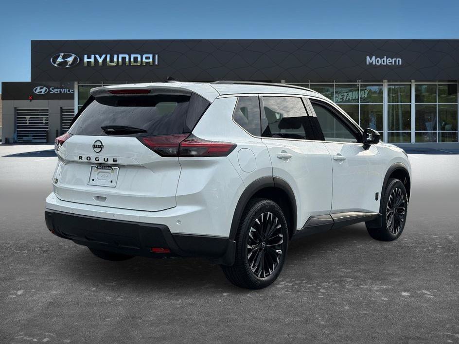 Used 2026 Nissan Rogue Dark Armor FWD image 4