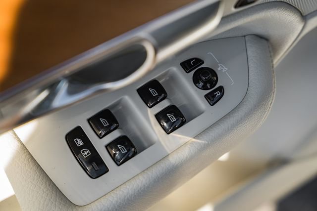 Certified 2022 Volvo XC90 T6 Momentum w/ Climate Package image 39