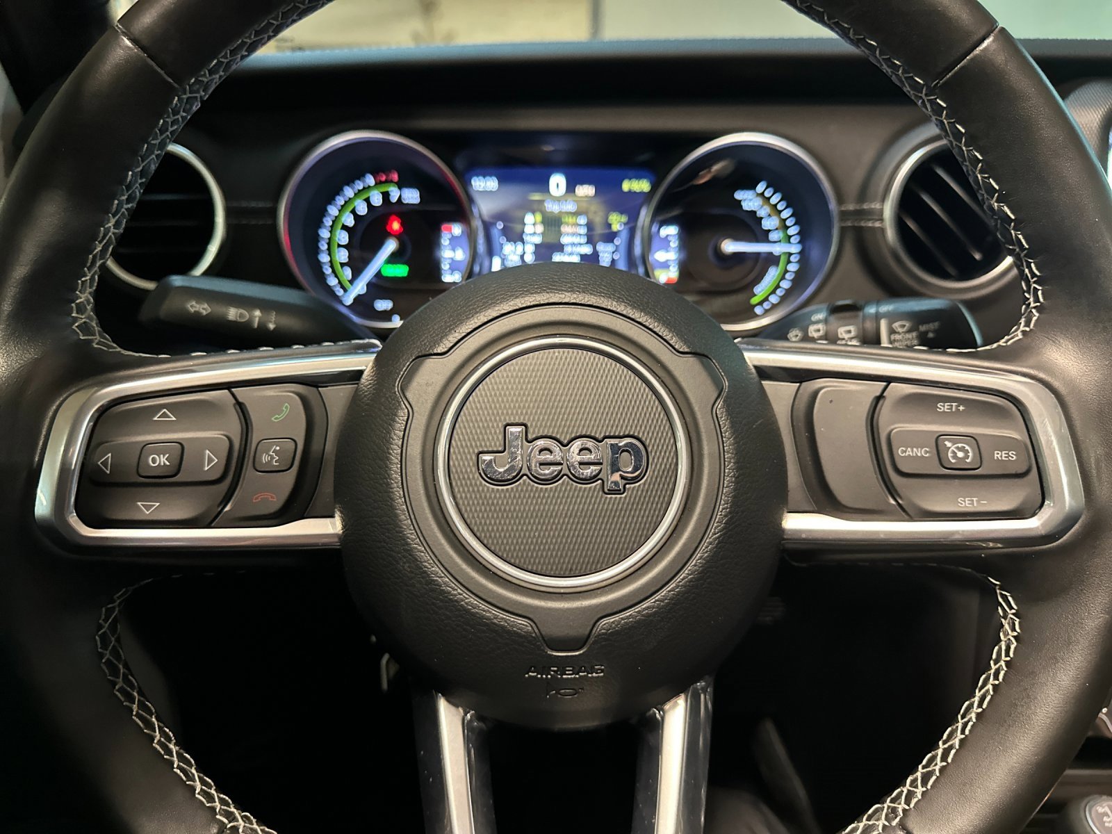 Used 2022 Jeep Wrangler Unlimited Sahara w/ Cold Weather Group image 23