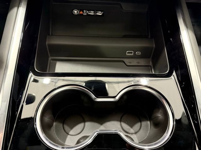 New 2026 Chevrolet Suburban High Country image 44