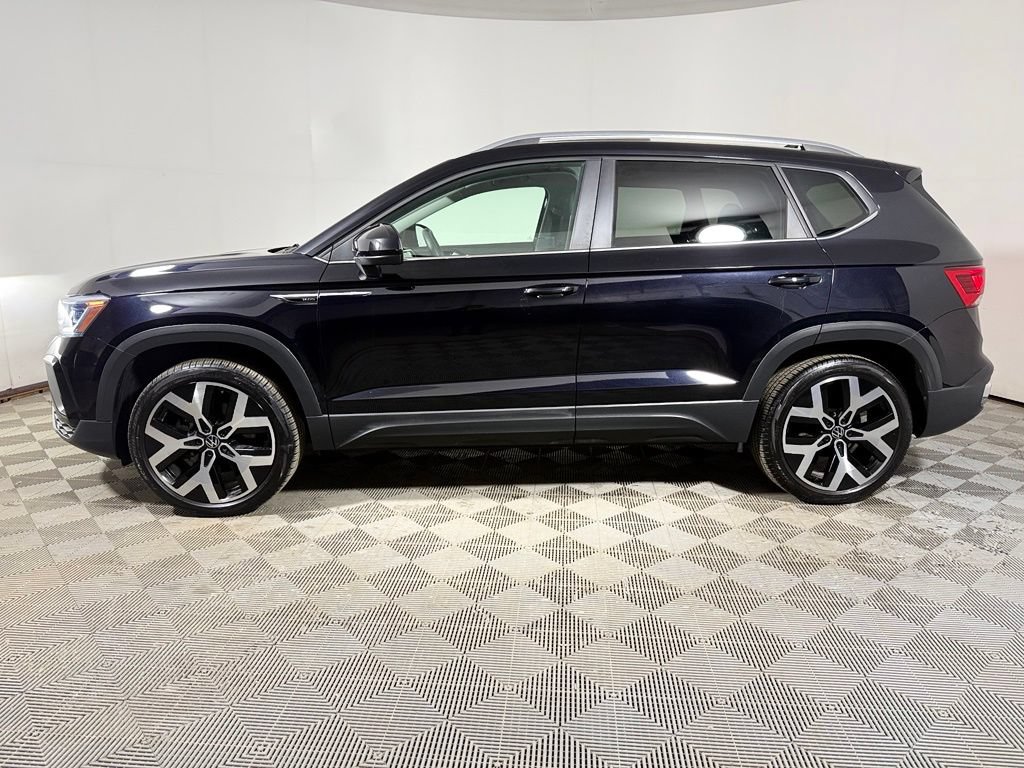 Used 2023 Volkswagen Taos SEL AWD/4WD image 3