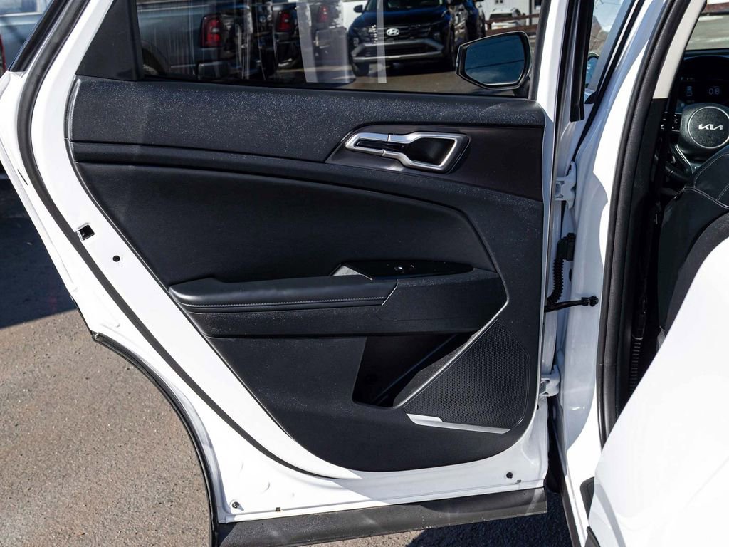 Used 2025 Kia Sportage EX w/ Premium Package image 13