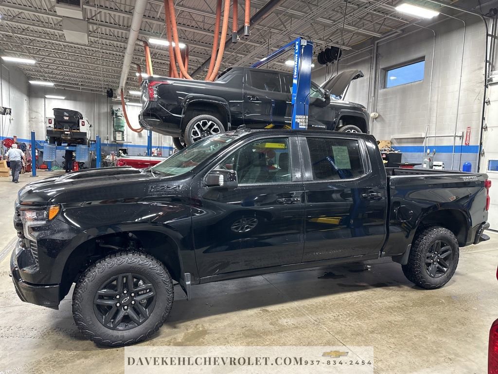 Used 2025 Chevrolet Silverado 1500 LT Trail Boss w/ LT Trail Boss Premium Package image 2