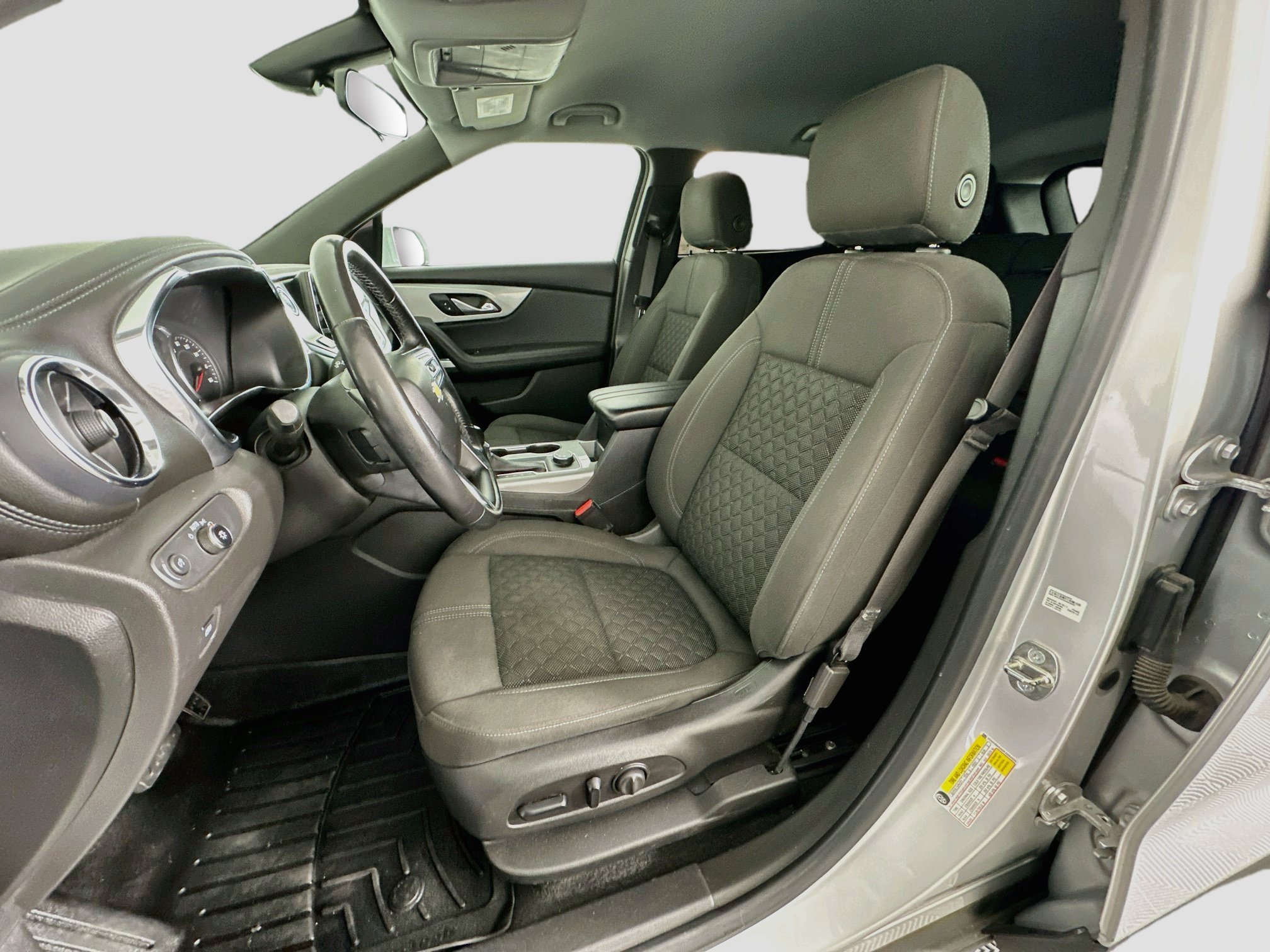 Used 2019 Chevrolet Blazer LT FWD image 13