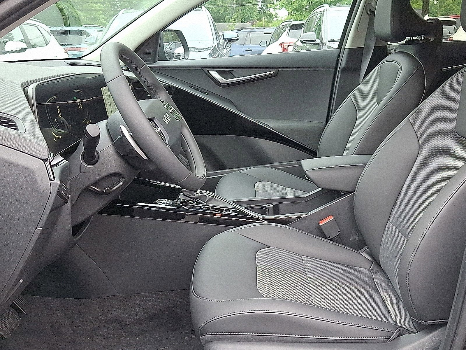 New 2025 Kia Niro EX image 8