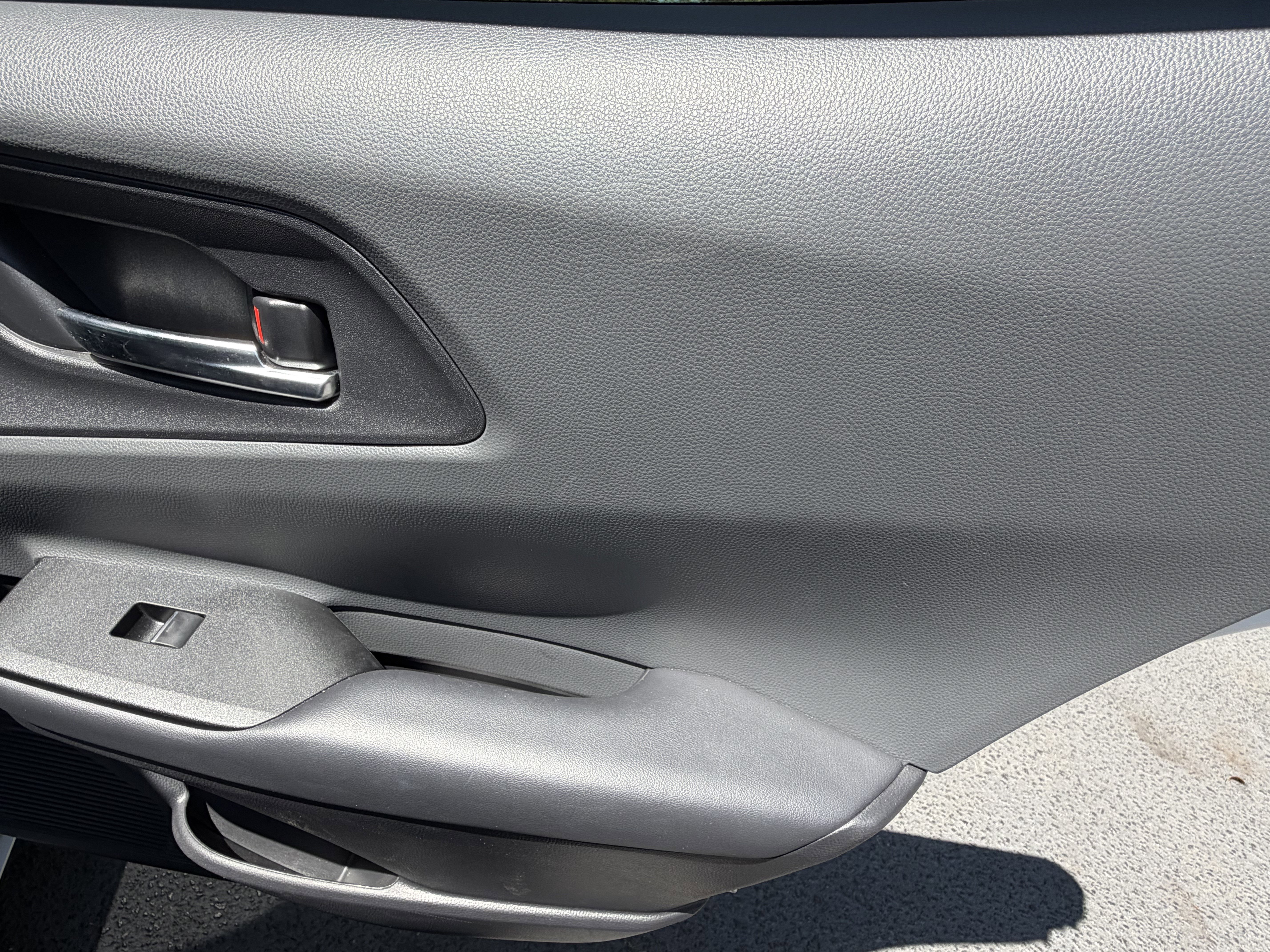 Used 2024 Toyota Prius XLE FWD image 37