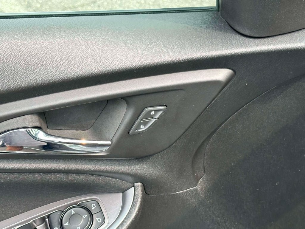 Used 2024 Chevrolet Malibu LT FWD image 18