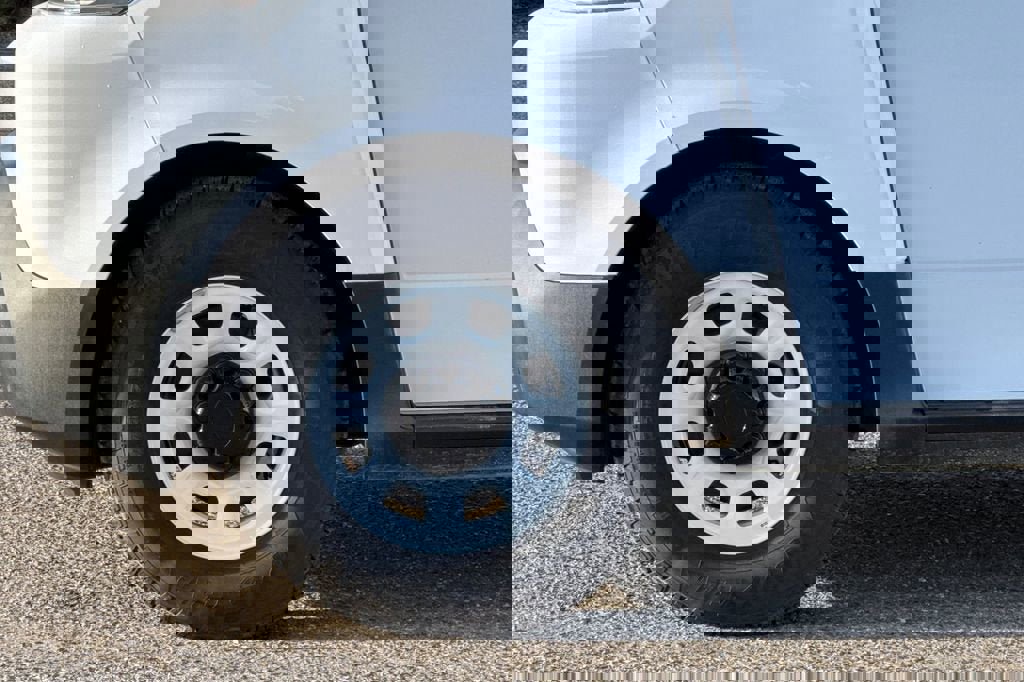 New 2025 Chevrolet Brightdrop 400 w/ Power Door Package image 25