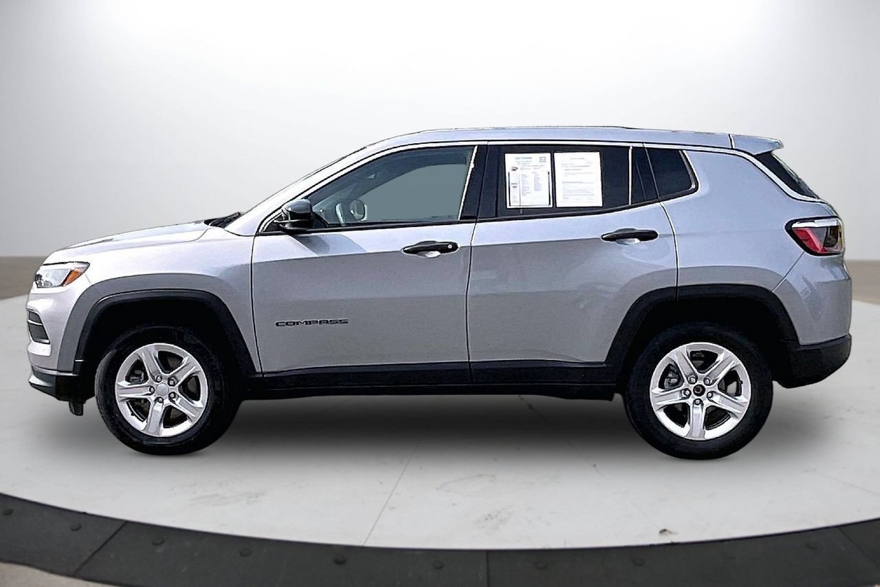 Used 2023 Jeep Compass Sport AWD/4WD image 5