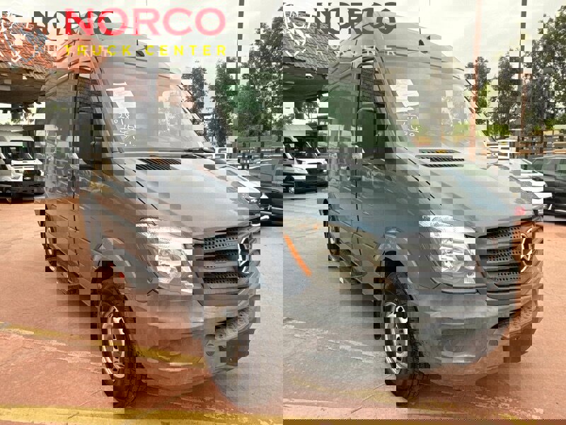 Used 2018 Mercedes-Benz Sprinter 2500 image 4