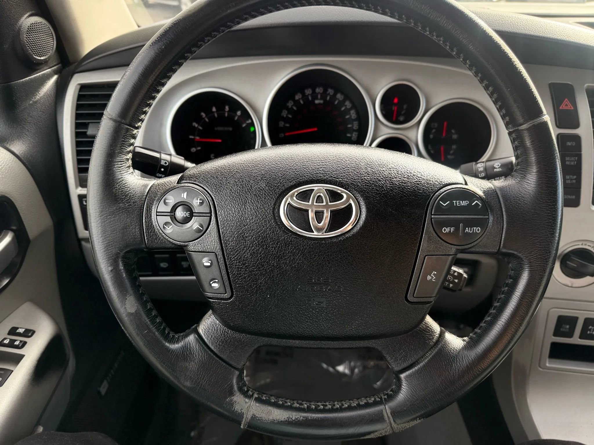 Used 2008 Toyota Sequoia Limited image 33