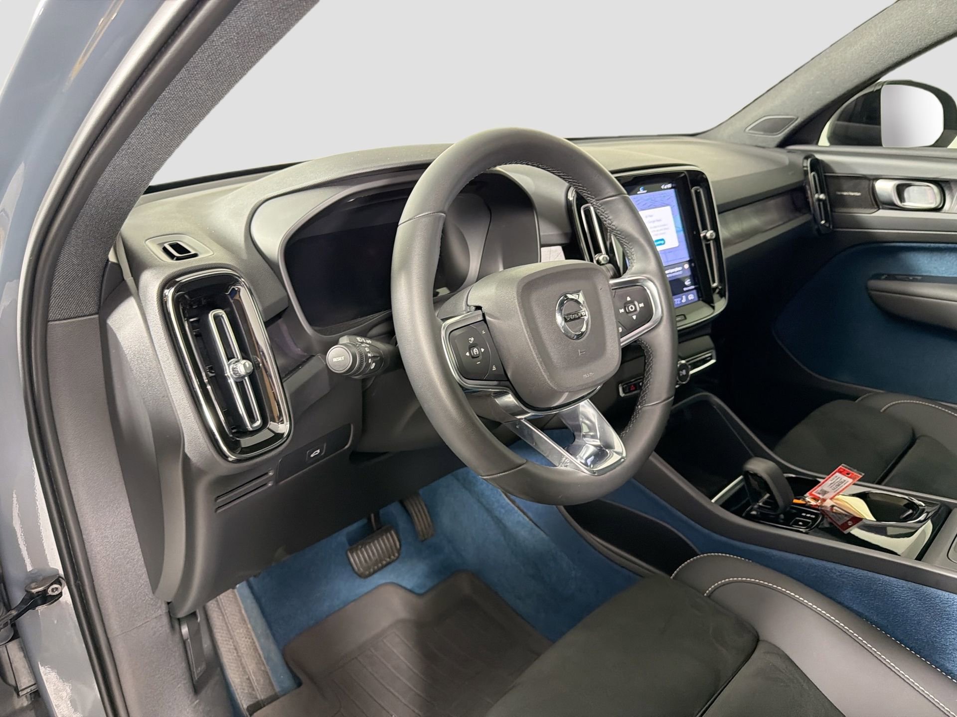 Certified 2023 Volvo C40 P8 Recharge Ultimate AWD/4WD image 10
