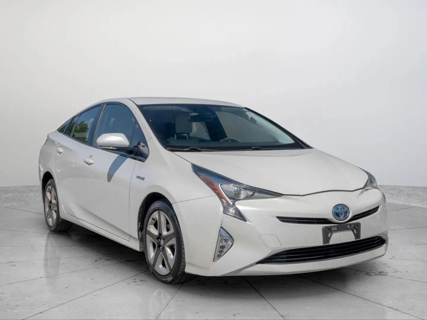Used 2016 Toyota Prius Two image 1