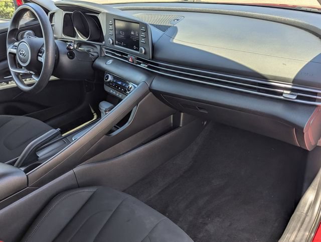 Used 2023 Hyundai Elantra SEL w/ Cargo Package FWD image 31