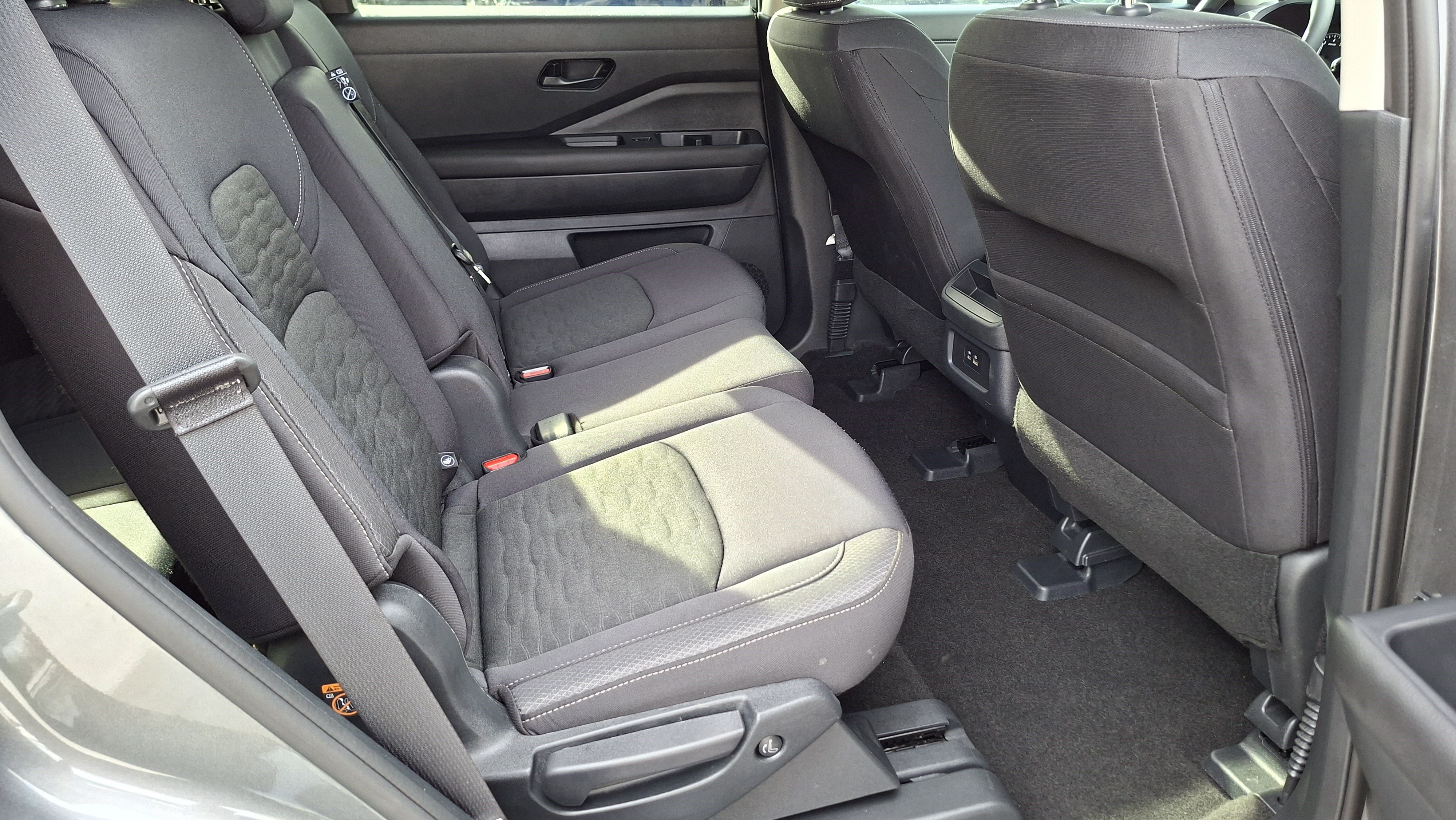 Certified 2025 Nissan Pathfinder S FWD image 23