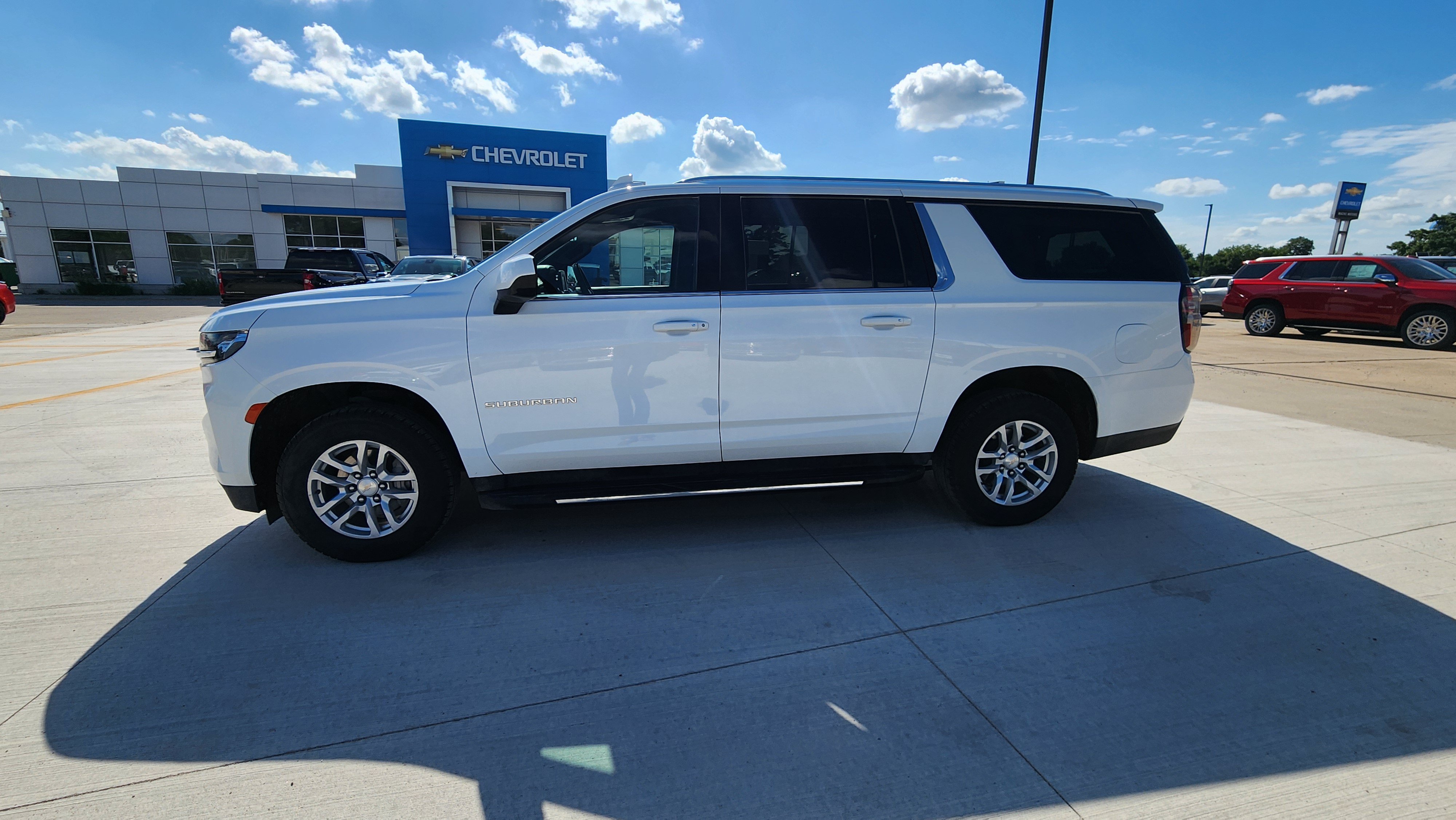 Used 2023 Chevrolet Suburban LS w/ Max Trailering Package AWD/4WD image 7