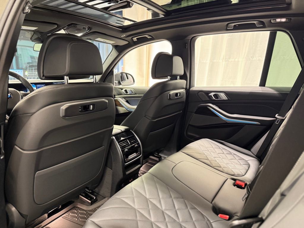 Used 2026 BMW X5 xDrive40i w/ Off-Road Package image 25